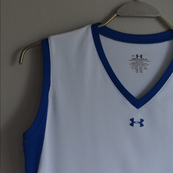 BOGO FREE Under Armour Sleeveless Top - Picture 3 of 3